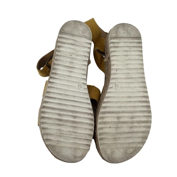 Universal Thread Mustard Suede Platform Espadrille Sandals Size 7 1/2 Women’s - Picture 8 of 8